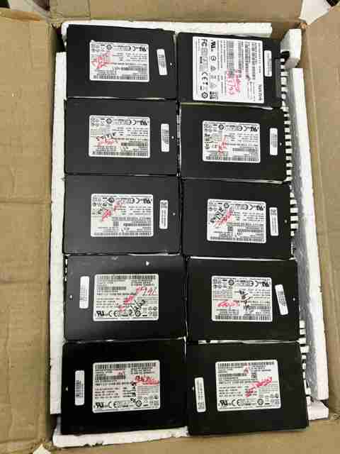 100 x 512GB Sata 2.5" SSD Above 80% Health Samsung & Sandisk Brand Mixed 30 Days Warranty