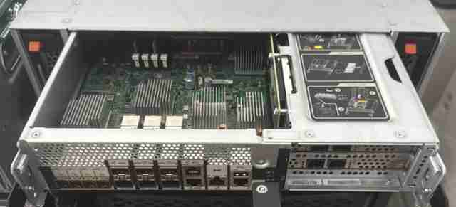 4 x NetApp FAS8200 (NAF 1601) with Dual-Controller (P/N 111-02493+B3 X317A)