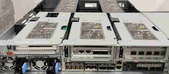 2 x NetApp FAS8300 (NAF 1901) with Dual-Controller (P/N 111-04198 / 111-04199 X3189A)