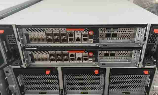 4 x NetApp FAS8200 (NAF 1601) with Dual-Controller (P/N 111-02493+B3 X317A)