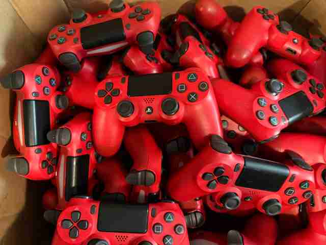 1000x Sony PS4 DualShock 4 Controllers  - CUH-ZCT2E - Untested - 9.50 USD