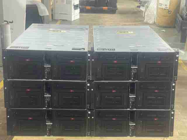 Lot of 12 PIECES: HPE Apollo 4510 Gen10 HP- 864668-B21 Server- With HPE ProLiant XL450 Gen10 Blade