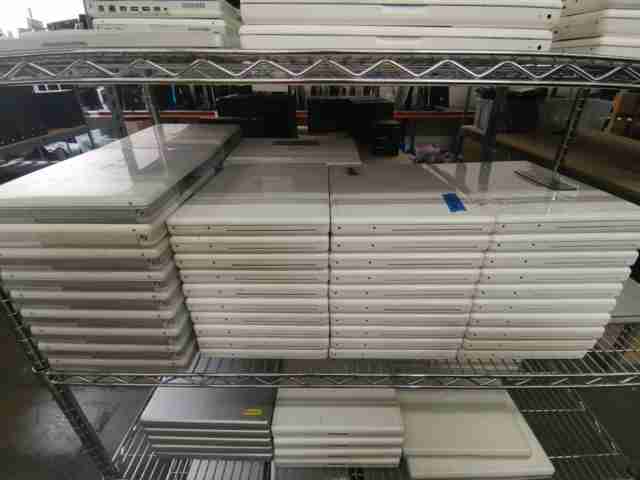 Apple iBook/PowerBook/MacBook A1005/A1134/A1181/A1342 White/Silver Laptops