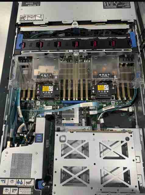 HP, ProLiant DL380 Gen10 (2U rackmount server), Like New