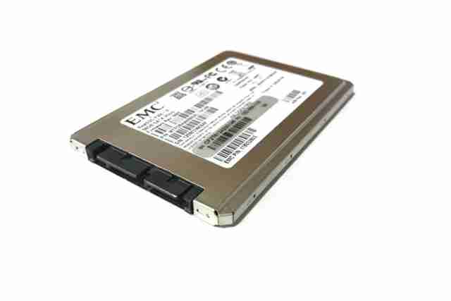EMC Real SSD P300 1.8 56GB SATA 3GB/S 118032803 MTFDBAA056SAL-1N1AB 100-564-115