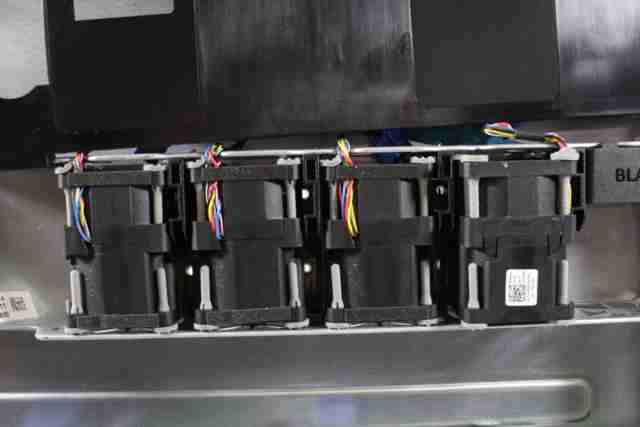 DELL POWEREDGE R430 SERVER 8 BAY 2.5 BAREBONES METAL CHASSIS 086H5 CJWTT