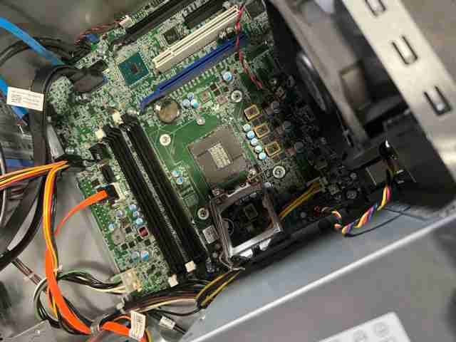 WTS:Dell Precision T3620 Workstation Barebone with Motherboard , Heat Sink , Caddy and  Power Supply