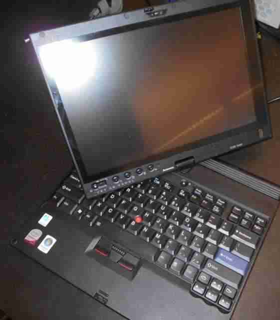 (41) Lenovo ThinkPad X200 - X201 Tablet - Multitouch swivel display - C2D / Core i7 - Win 7 OEM COA