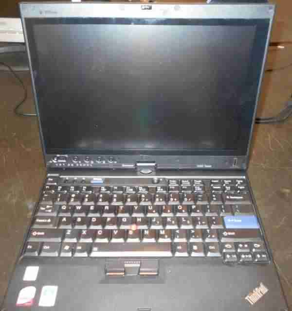 (41) Lenovo ThinkPad X200 - X201 Tablet - Multitouch swivel display - C2D / Core i7 - Win 7 OEM COA