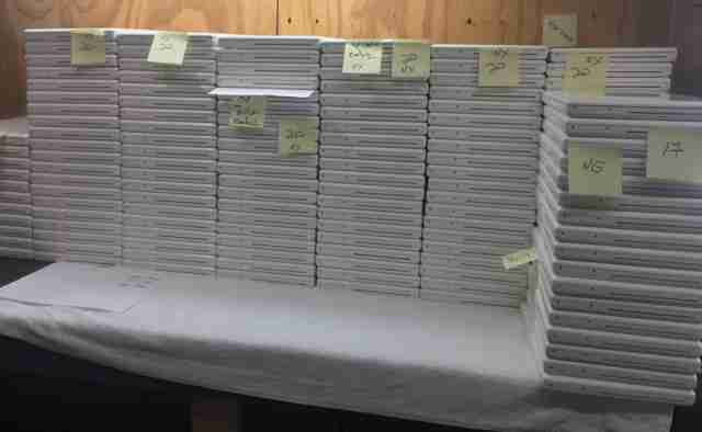 Apple MacBook A1181 13.3" Intel C2D 2.O GHZ, 2GB SDRAM, 120/160GB HDD