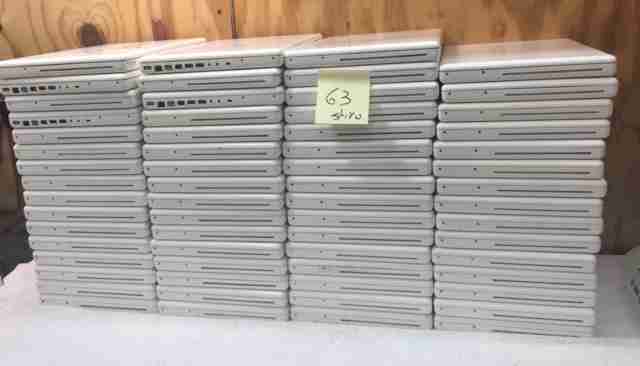 Apple MacBook A1181 13.3" Intel C2D 2.O GHZ, 2GB SDRAM, 120/160GB HDD