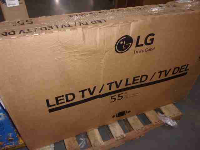 NEW 55" LG COMMERCIAL FLAT SCREEN TV (P/N: 55LV340C) (10 PCS)
