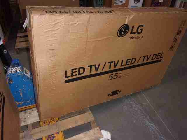 NEW 55" LG COMMERCIAL FLAT SCREEN TV (P/N: 55LV340C) (10 PCS)