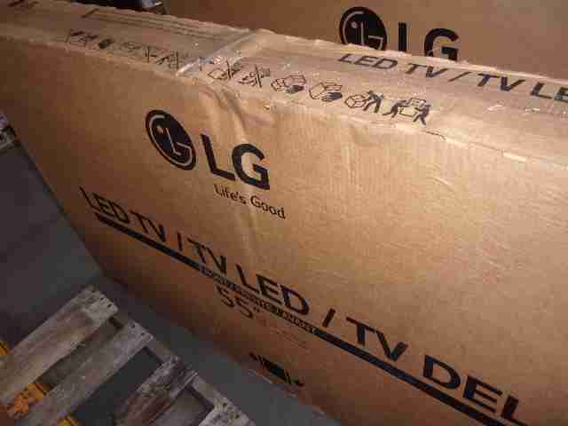 NEW 55" LG COMMERCIAL FLAT SCREEN TV (P/N: 55LV340C) (10 PCS)