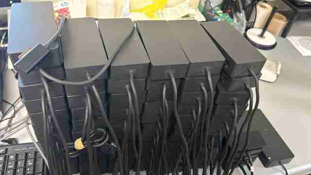 Microsoft Surface Dock 1661 -64 units $10 a units or Best Offer