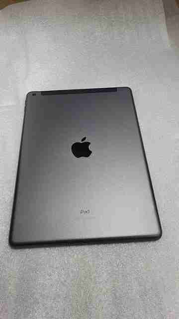 LOT OF 80 Apple iPad ( 7th Gen ) A2200 Space Gray Grade A