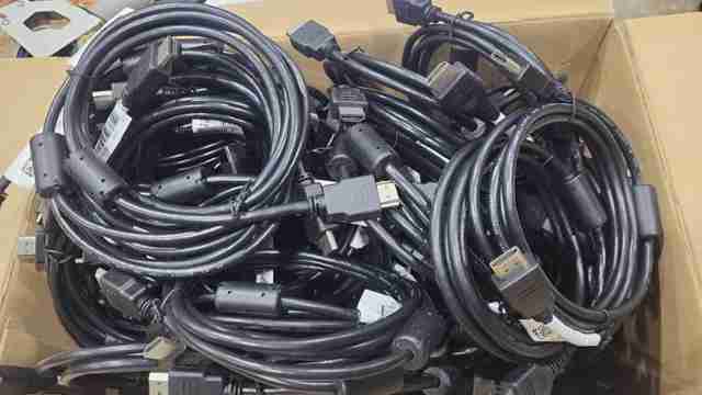 LOT OF 80 Apple iPad ( 7th Gen ) A2200 Space Gray Grade A