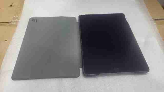 LOT OF 80 Apple iPad ( 7th Gen ) A2200 Space Gray Grade A