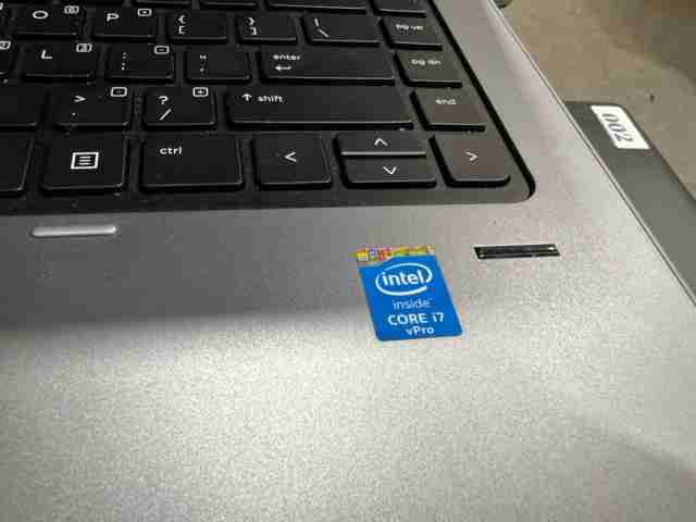 One lot of 140 Dell / HP i5 - i7 high end laptops R2 Ready for resale