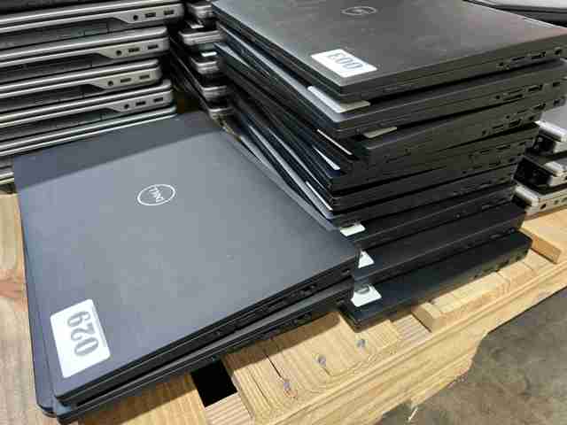 One lot of 140 Dell / HP i5 - i7 high end laptops R2 Ready for resale
