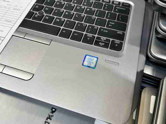 One lot of 140 Dell / HP i5 - i7 high end laptops R2 Ready for resale