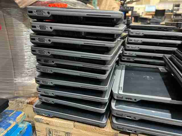One lot of 140 Dell / HP i5 - i7 high end laptops R2 Ready for resale