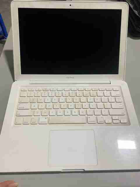 Lot Of 106 MacBooks A1342