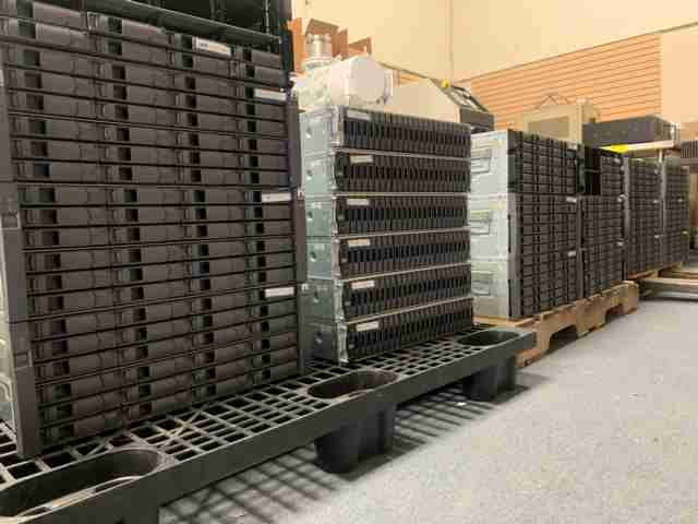 NetApp Disk Shelf & Controller -  DS4243, DS4246, FAS/V3270E, FAS2040