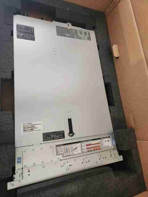 Lot of 15 refurbished servers mix of HP/Dell