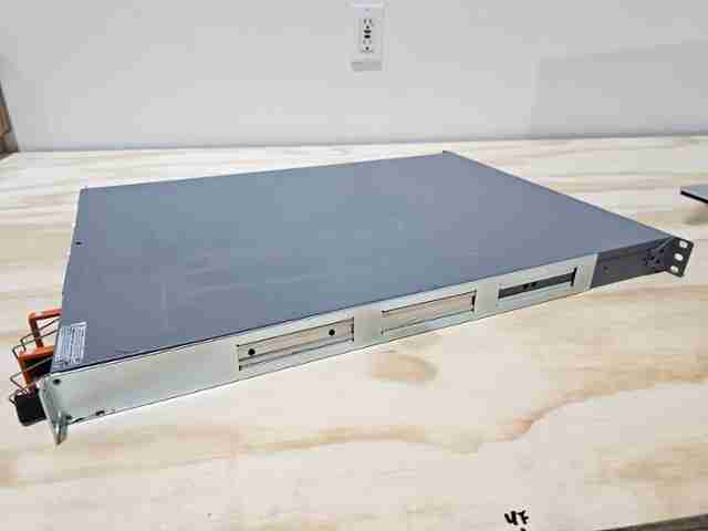 Juniper Networks SRX4100-SYS-JB-AC SRX4100 Services Gateway 8x1GbE/10GbE AC