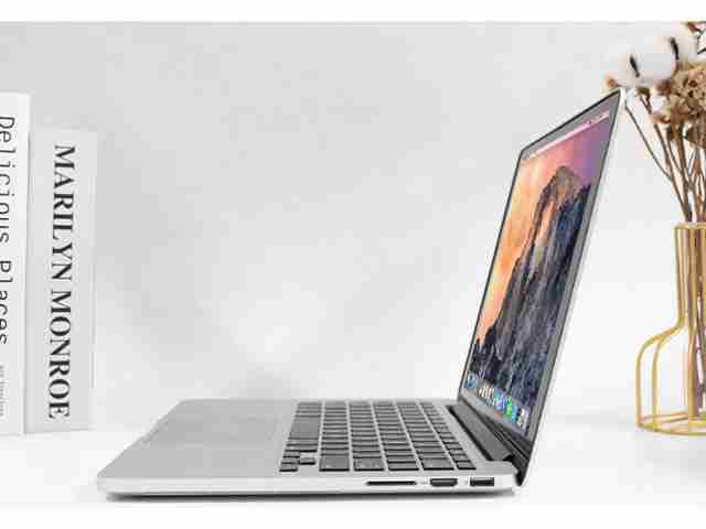 2015 A1502 MF840 13.3-inch MacBook Pro used Apple laptop 98% new I5 -CPU 8G memory 256GB SSD