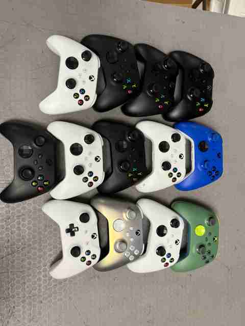 Wholesale Lot – 1,000x Microsoft Xbox Series S / X Controllers – Untested / As-Is