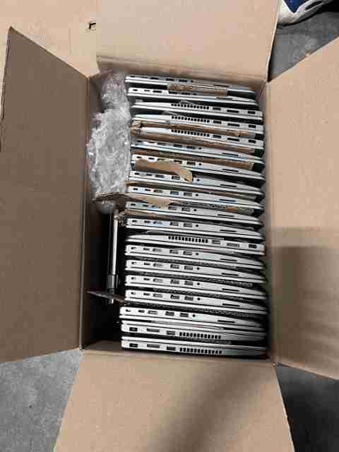 WTS 1435 Units of Lenovo Thinkpad (13 and S2) i5-6200U (8GB/128GB)