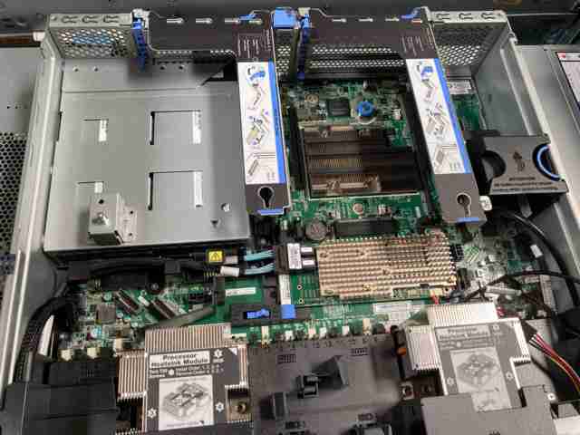 Lenovo ThinkSystem SR650 Rack Server Chassis
